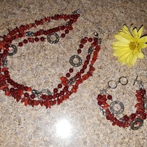 Premier Designs Necklace and Bracelet Set